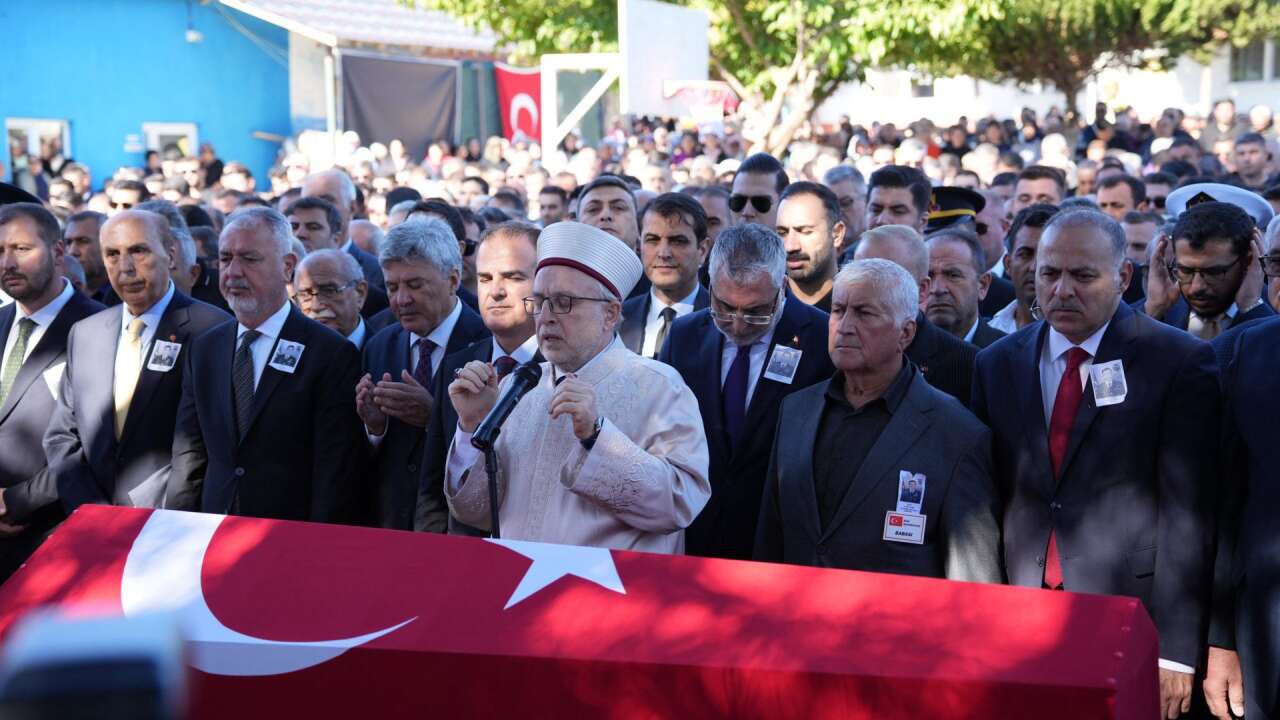 Fotoğrafını Babası Taşıdı: Milas Şehidini Gözyaşlarıyla Uğurladı 6
